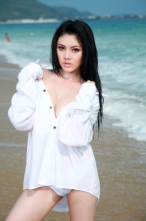 新上任女老师_HD高清电影在线